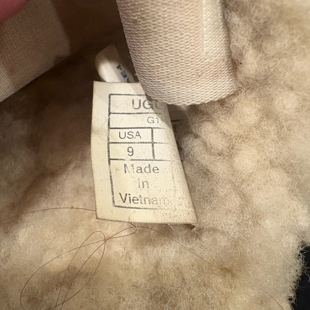 UGG Women's Oh Fluffita Slipper size 9 - Picture 7 of 8